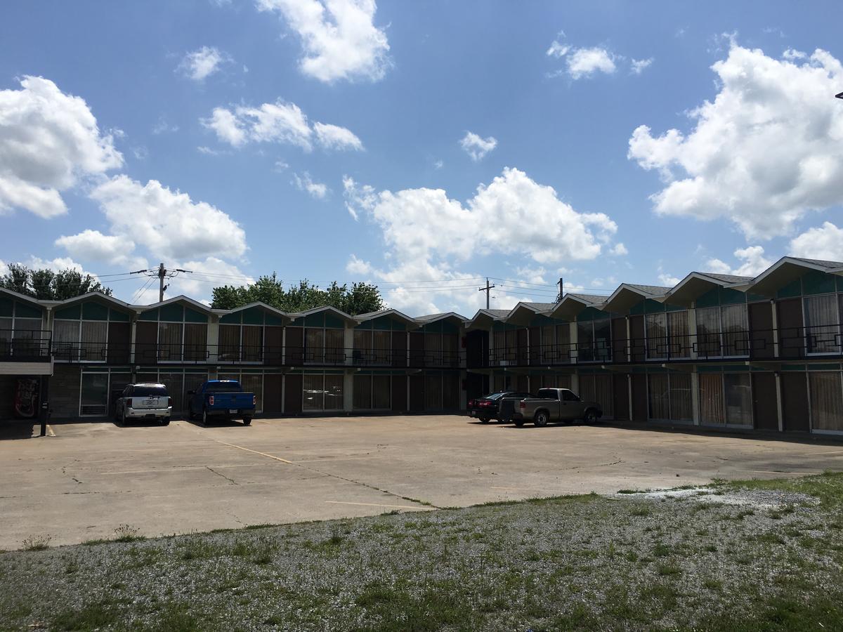 Gray Plaza Motel, Marion Il Экстерьер фото